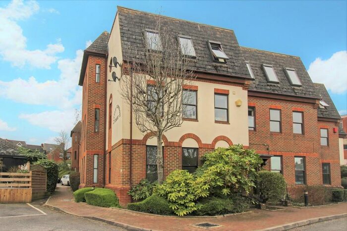 2 Bedroom Apartment To Rent In Little London Court, Old Town, Swindon, SN1