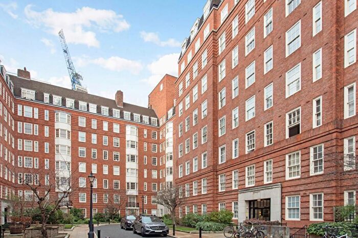 1 Bedroom Flat To Rent In Cranmer Court, Whiteheads Grove, London, SW3