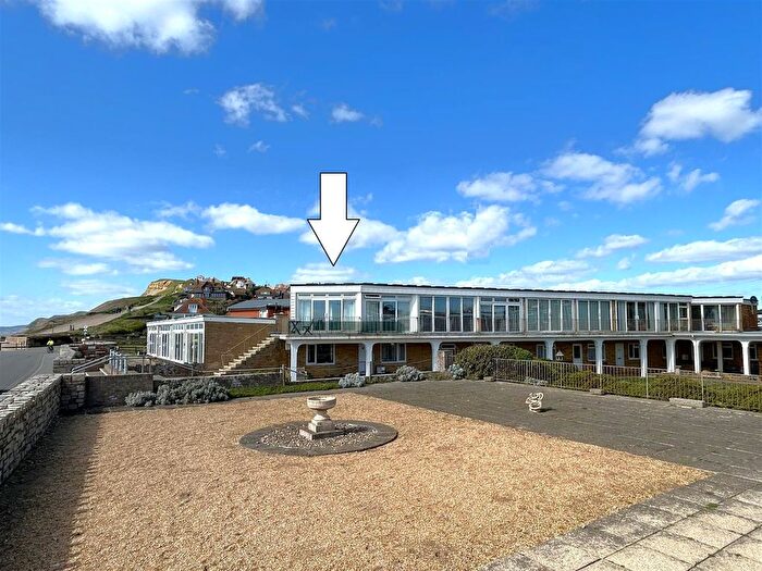 2 Bedroom Flat For Sale In West Bay, Bridport, DT6