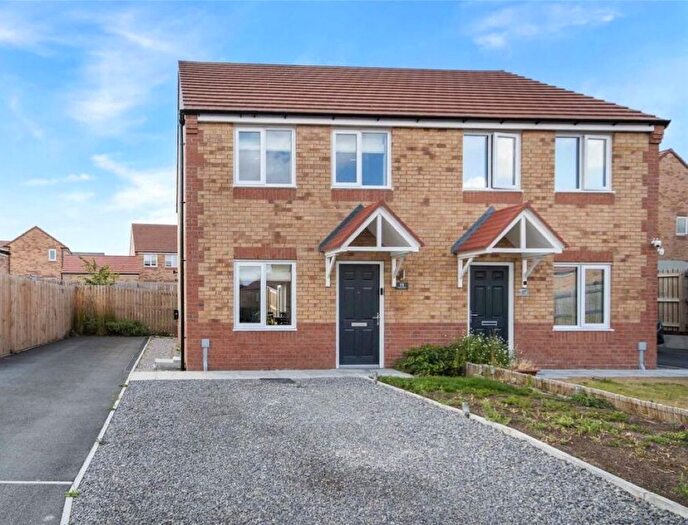 3 Bedroom Semi-Detached House For Sale In Forterra Way, Bircotes, Doncaster, DN11