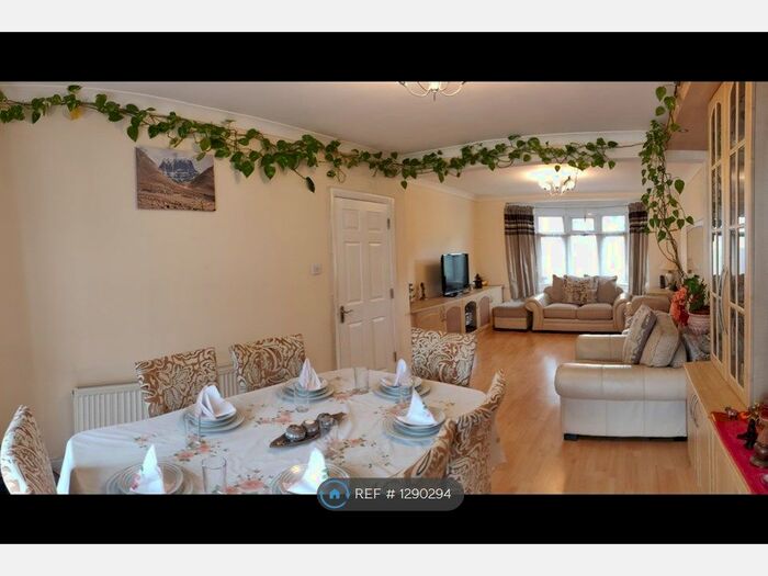 4 Bedroom Terraced House To Rent In Whitton Avenue West, Greenford UB6