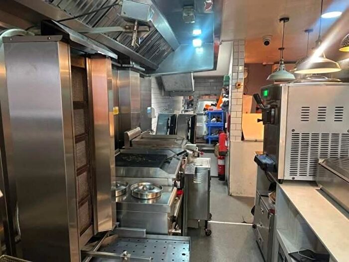 Restaurant Retail Property / Shop To Rent In Kingsland Road, London, E8