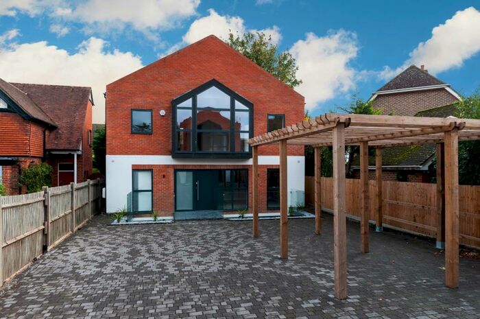 5 Bedroom Detached House To Rent In Ascot, Berkshire, SL5