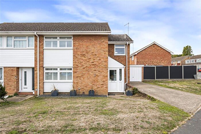 4 Bedroom Semi Detached House For Sale In Court Crescent, Swanley, BR8
