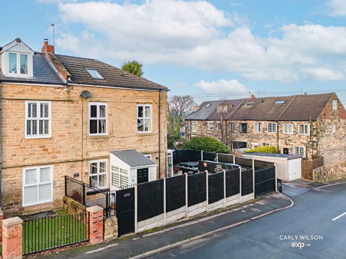 3 Bedroom Town House For Sale In Old Hall Drive, Bramley, Rotherham, S66