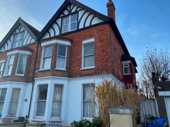 2 Bedroom Flat To Rent In Sackville Road, Hove BN3