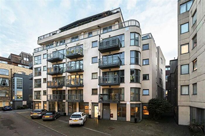 2 Bedroom Flat For Sale In Bell Yard Mews, London Bridge, SE1