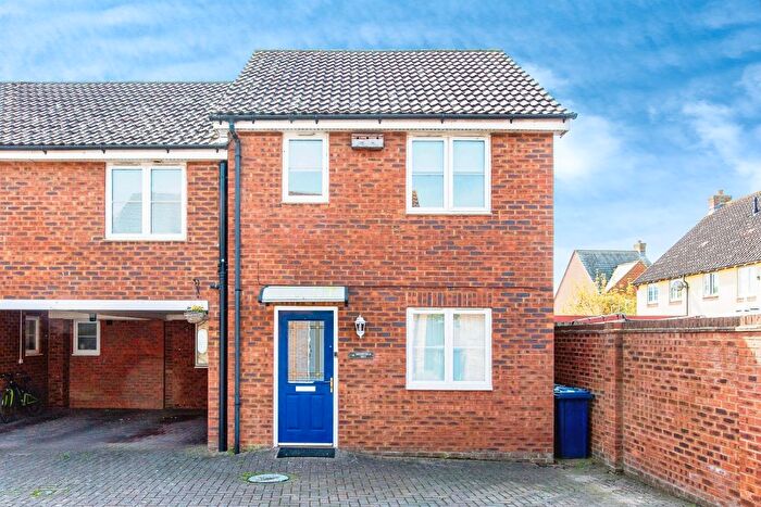 3 Bedroom Semi-Detached House For Sale In Brookfield Way, Lower Cambourne, Cambridge, CB23