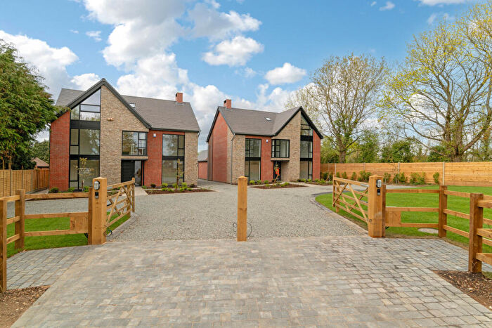 6 Bedroom Detached House For Sale In Dunchurch, Rugby, Warwickshire, CV22