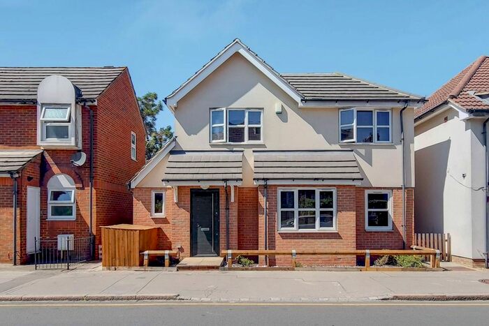 2 Bedroom Detached House To Rent In Epsom Road, Croydon, CR0