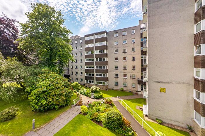 3 Bedroom Apartment For Sale In Norwood Park, Bearsden, G61