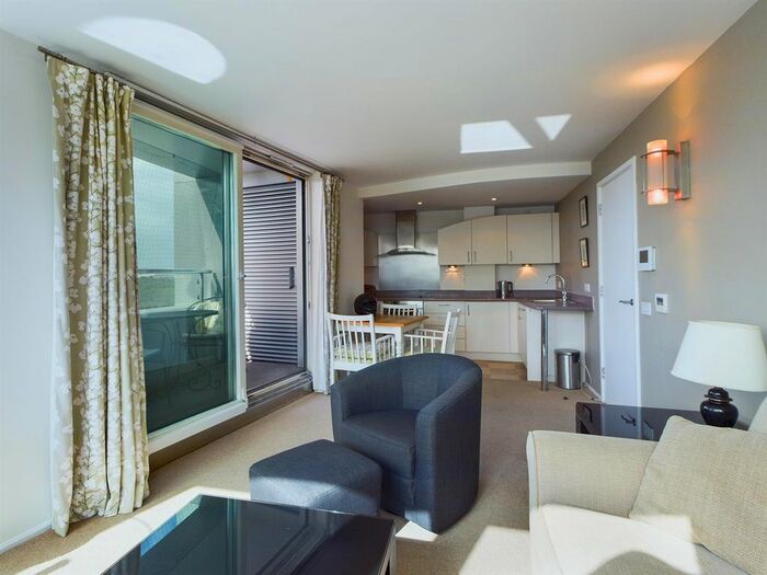 2 Bedroom Flat To Rent In Perspective Building, Westminster Bridge Road, London, SE1