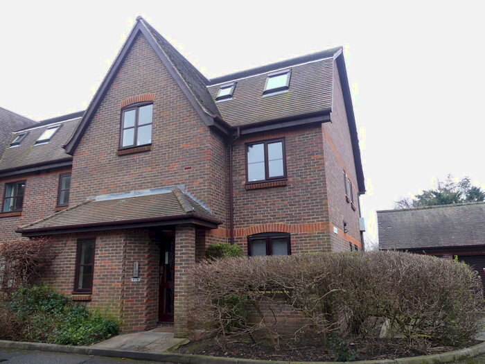 2 Bedroom Apartment To Rent In Andrews Place, London, SE9