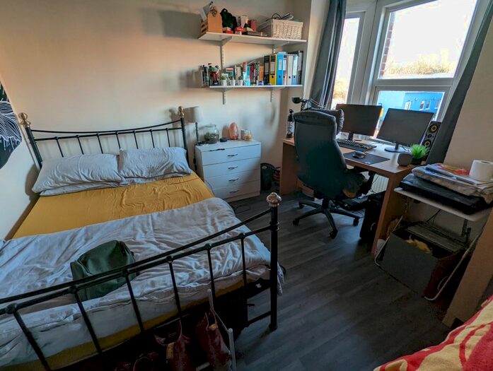 3 Bedroom Terraced House To Rent In Milman Road, Reading, RG2