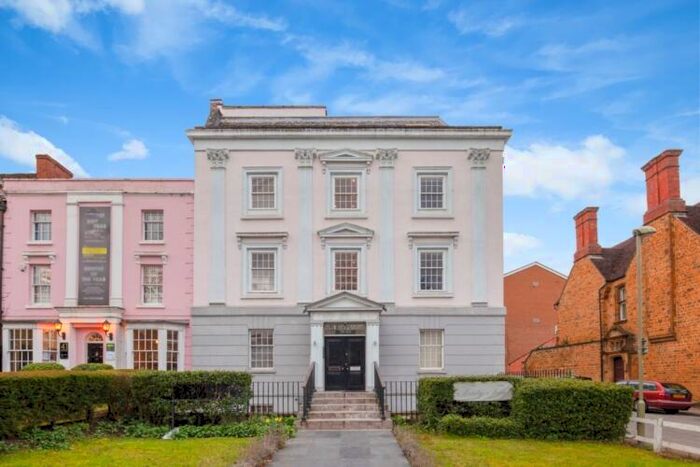 2 Bedroom Apartment To Rent In South Bar Street, Banbury, OX16