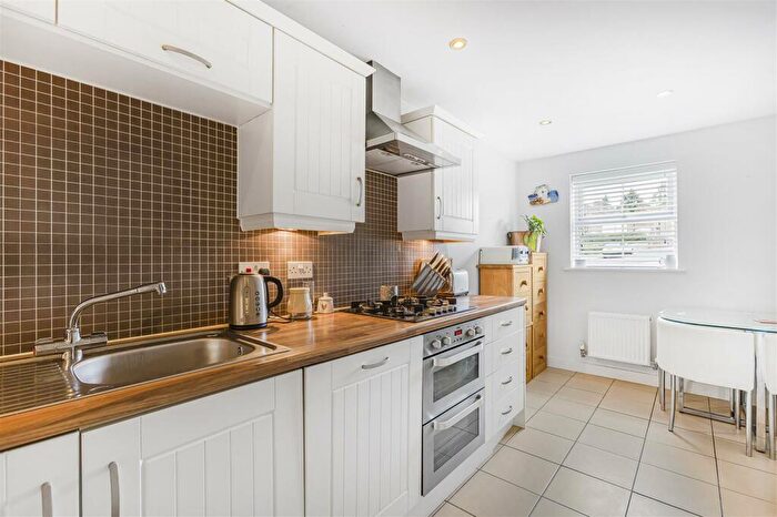 3 Bedroom Terraced House For Sale In London Road, Welwyn, AL6