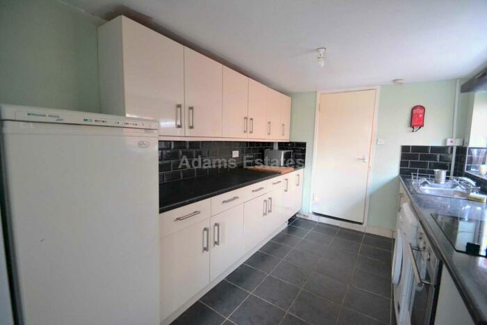 4 Bedroom Terraced House To Rent In De Beauvoir Road, Reading, RG1