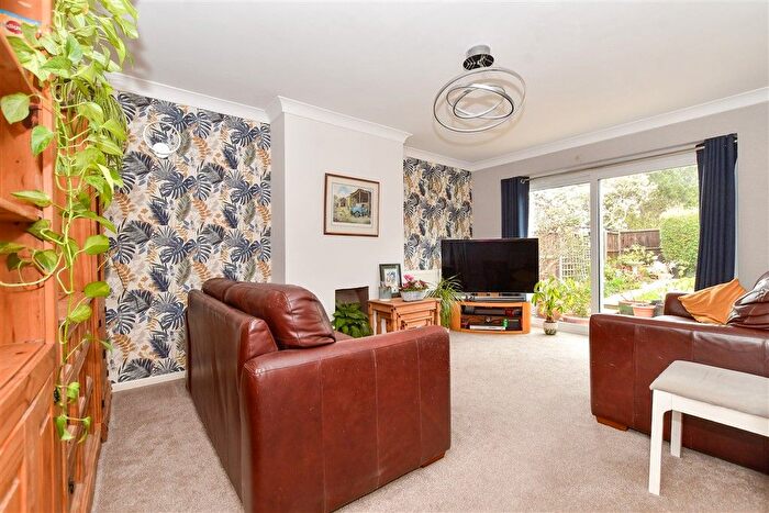 3 Bedroom Detached Bungalow For Sale In Wick Lane, Wickford, Essex, SS11