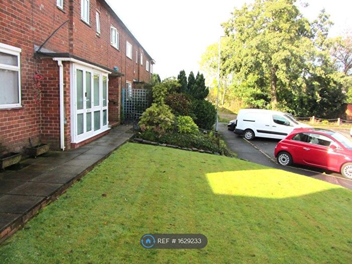 2 Bedroom Flat To Rent In Stone, Stone, ST15