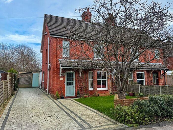 3 Bedroom Semi-Detached House For Sale In Swanmore, SO32