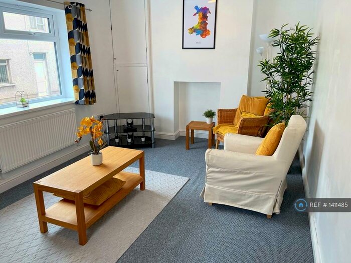 2 Bedroom Terraced House To Rent In Russell Street, Pontnewydd, Cwmbran, NP44