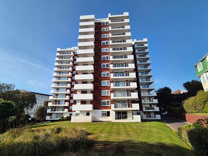 3 Bedroom Flat To Rent In Russell Cotes Road, Bournemouth, BH1