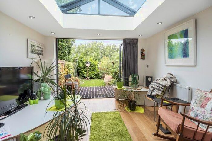 3 Bedroom Terraced House To Rent In Plater Drive, Oxford, OX2