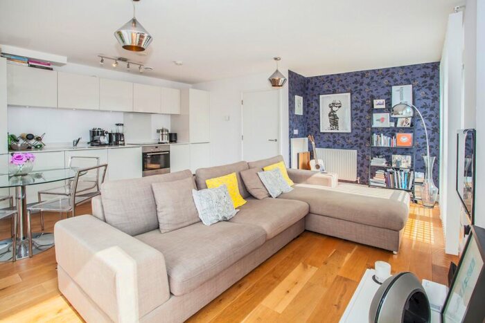1 Bedroom Flat To Rent In Hutley Wharf, Branch Place, De Beauvoir, N1