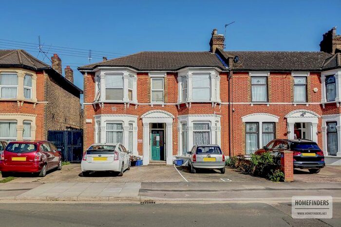 2 Bedroom Ground Flat To Rent In Grosvenor Road, Ilford, IG1