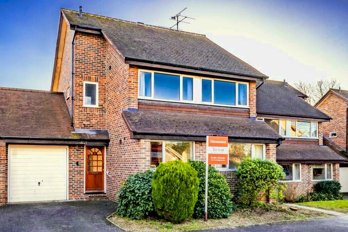 3 Bedroom Detached House To Rent In Maple Court, Goring On Thames, RG8
