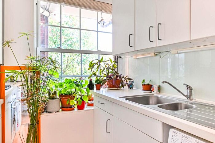 1 Bedroom Flat For Sale In Ferdinand Street, Chalk Farm, London, NW1