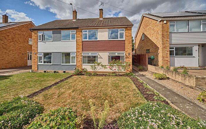 3 Bedroom Semi-detached House For Sale In Darley Road, Burbage, LE10