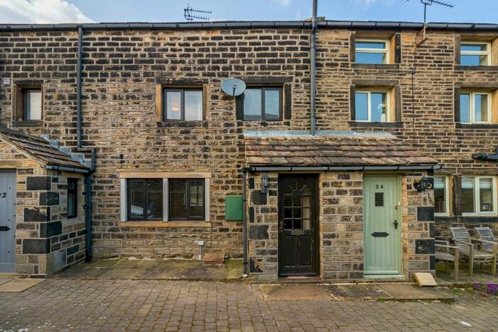 2 Bedroom Terraced House To Rent In St Georges Road, Scholes, Holmfirth, HD9