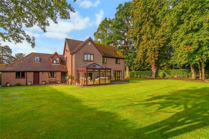 5 Bedroom Detached House For Sale In Grange Gardens, Newbury, Berkshire, RG14