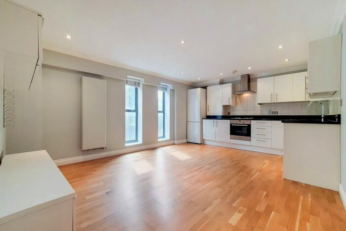 2 Bedroom Flat To Rent In Woodseer Street, Spitalfields, London, E1