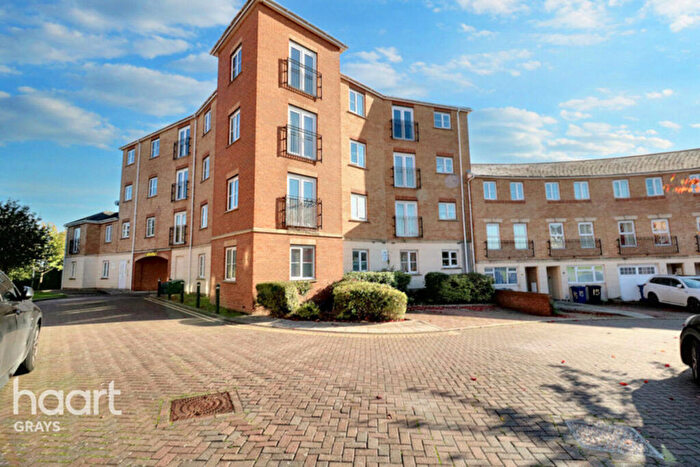 2 Bedroom Flat For Sale In Ulverston, Purfleet, RM19