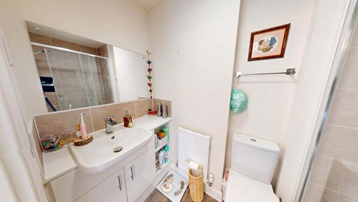 4 Bedroom Detached House For Sale In Valerian Close, New Rossington, Doncaster, DN11