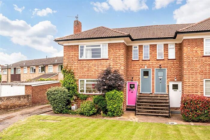 1 Bedroom Flat For Sale In Cambridge Road, Teddington, TW11