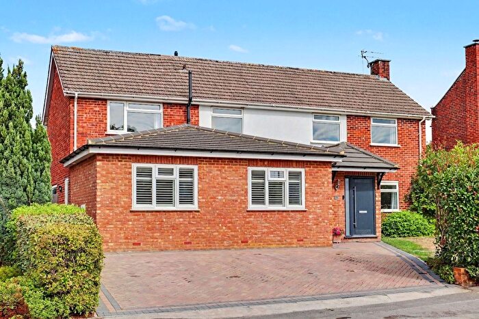 5 Bedroom Property For Sale In Cavendish Drive, Claygate, KT10