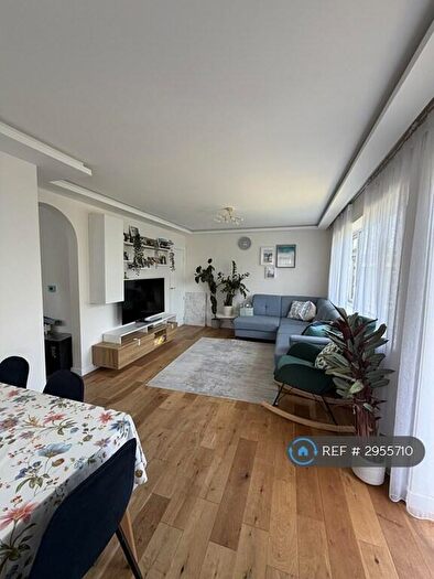 2 Bedroom Flat To Rent In Mays Hill Road, Bromley, BR2