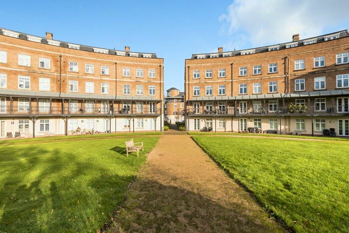 2 Bedroom Flat To Rent In Jefferson Place, Bromley, BR2