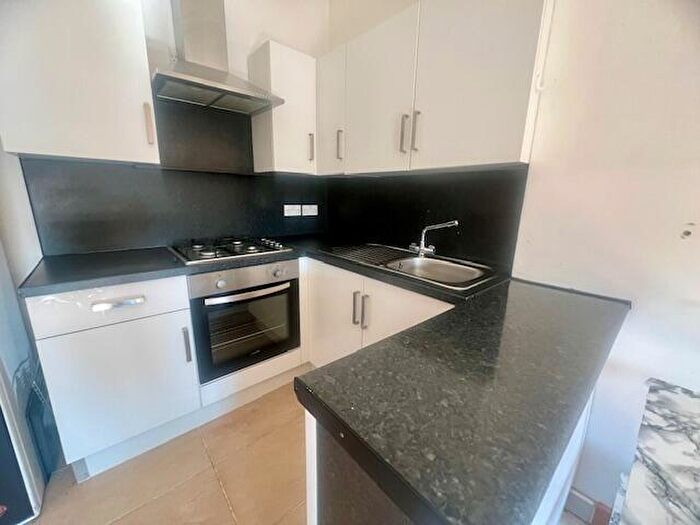1 Bedroom Apartment To Rent In Tudor Street, Cardiff, CF11