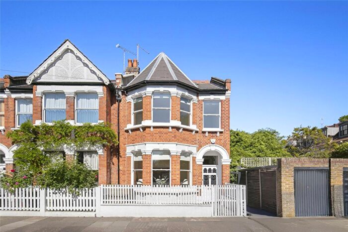 4 Bedroom End Of Terrace House For Sale In Rectory Road, Barnes, London, SW13