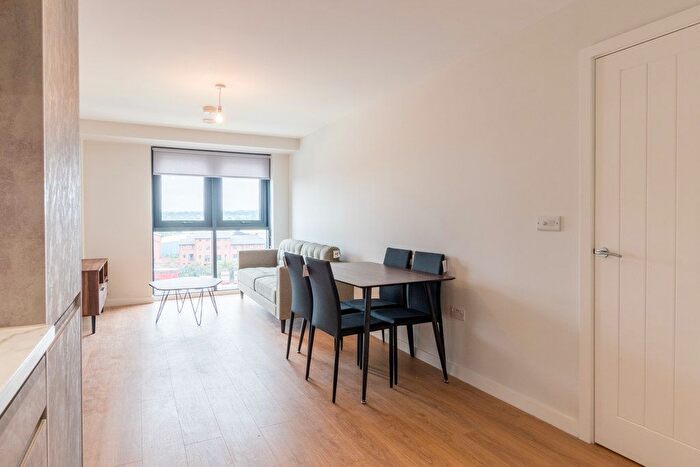 2 Bedroom Flat To Rent In Atkinson Street, Hunslet, Leeds, LS10