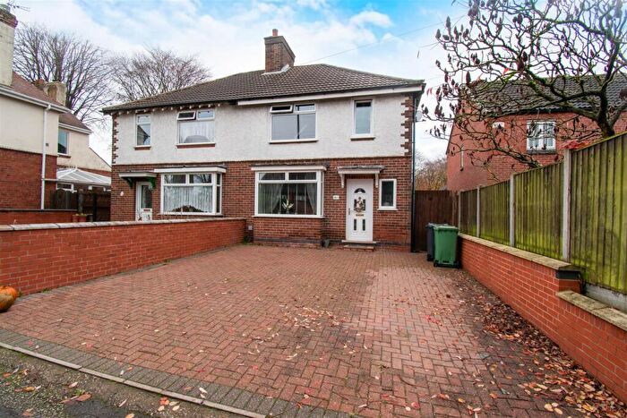 3 Bedroom Semi Detached House For Sale In Derby Road, Ripley, DE5