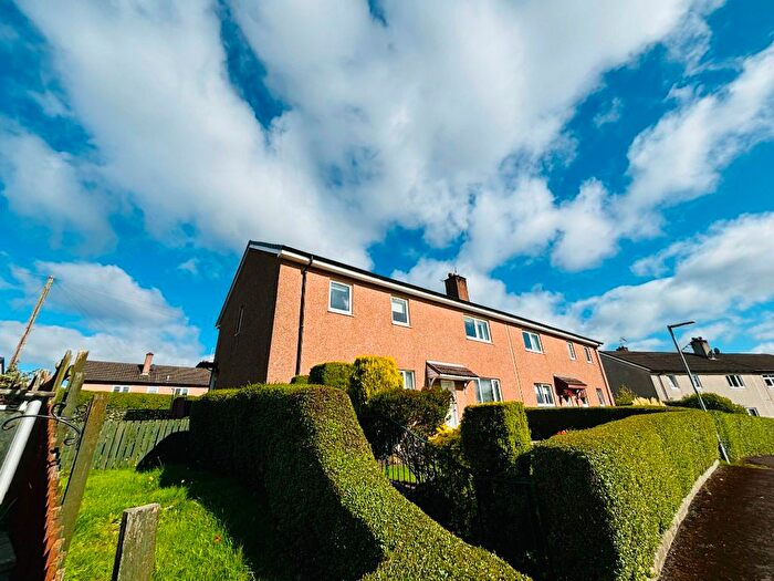 3 Bedroom Flat To Rent In Dickens Avenue, Clydebank, West Dunbartonshire, G81