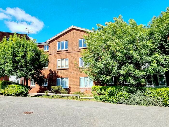 1 Bedroom Flat To Rent In Churchdale Road, Eastbourne, BN22