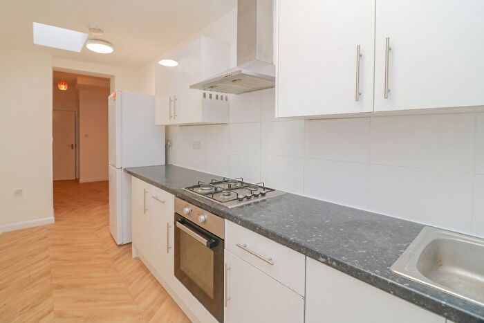 2 Bedroom Terraced House To Rent In Greenock Road, London, SW16
