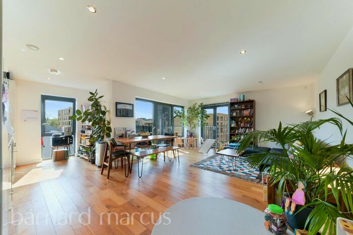 2 Bedroom Flat To Rent In Bramah Road, London, SW9