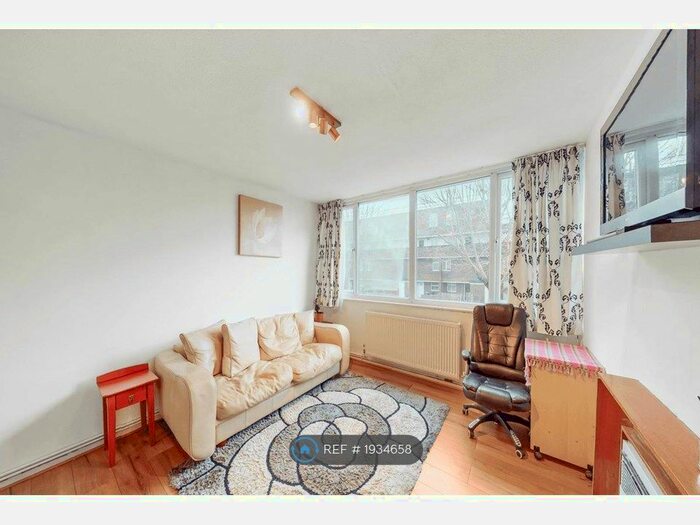 3 Bedroom Semi-Detached House To Rent In Marshall Path, London, SE28